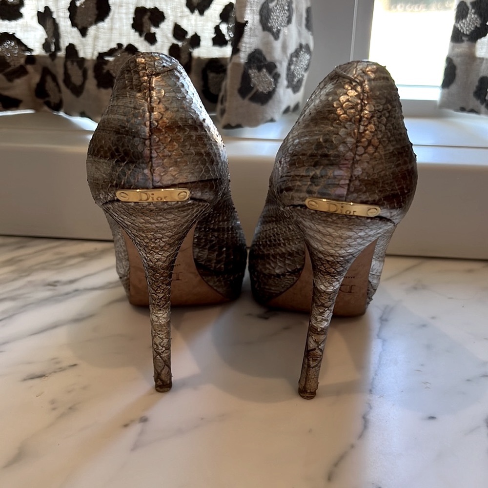 Christian Dior Snakeskin metallic peep toe pumps - Picture 3 of 7